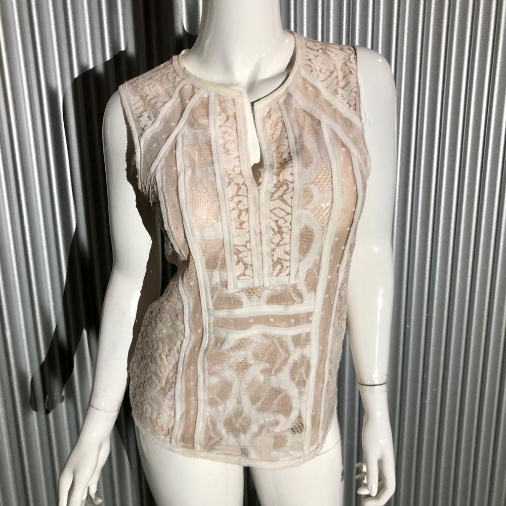 BcbgMaxazria white lace blouse small top